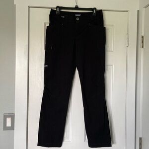 NWOT Patagonia Vega rick hiking pants women’s size 6 black with logos on side